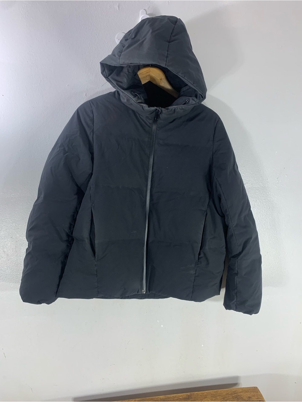 Uniqlo Black Down Puffer Jacket Hooded 90% Down 10% Feathers Size S